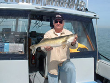 Capt 2.jpg (64322 bytes)