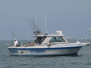 Charter Fishing - 16-19bboat02.jpg